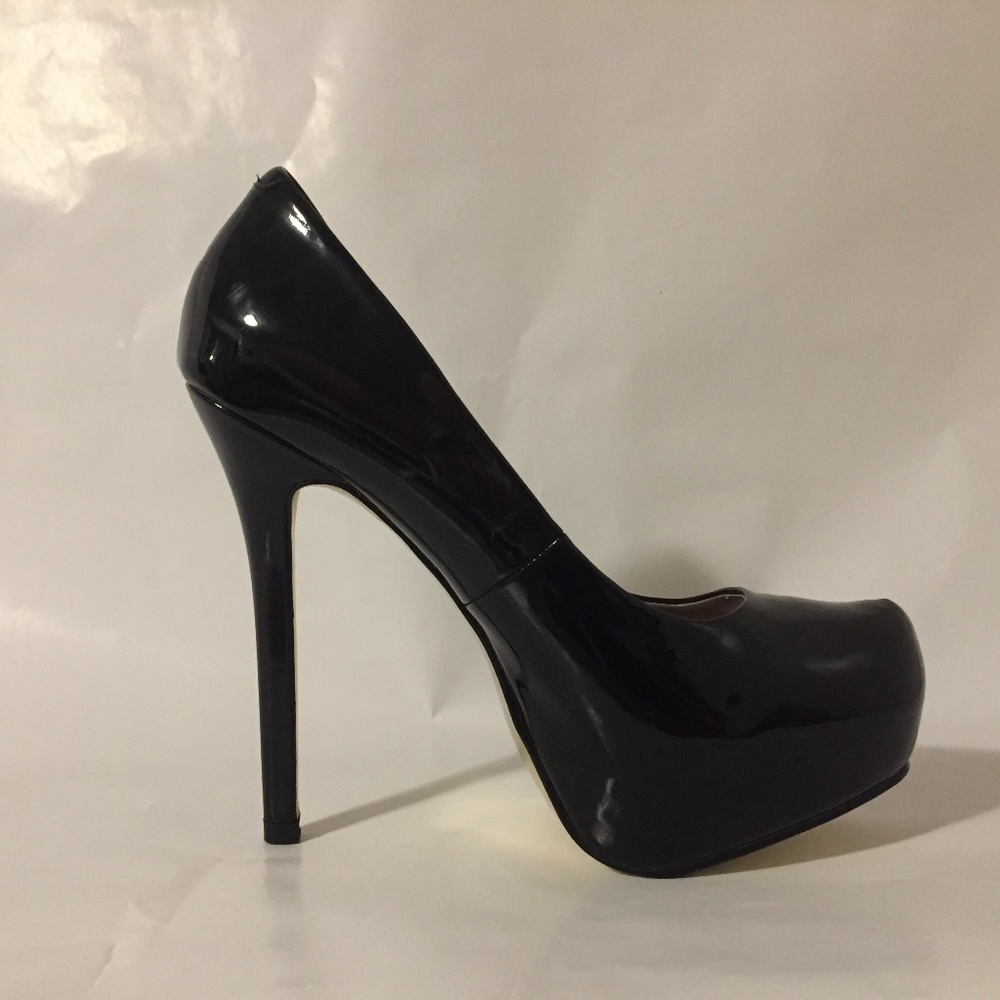 Steve Madden BlackPatent Leather Platform Stiletto